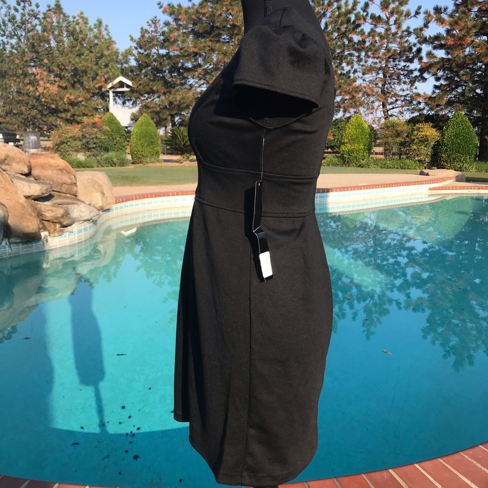 LBD 🖤 - Picture 3 of 4